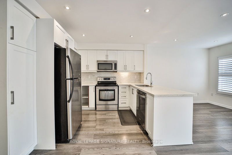 3875 Skyview St  Mississauga, L5M 8A1 | Image 8