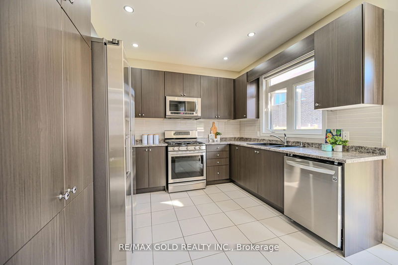 98 Zelda Rd  Brampton, L6R 3V5 | Image 13