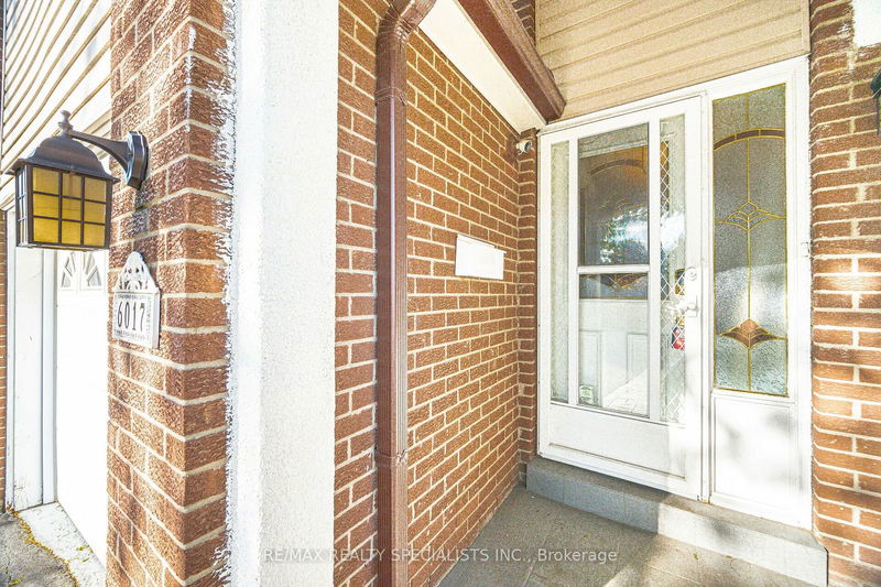 6017 Chidham Cres  Mississauga, L5N 2R8 | Image 4