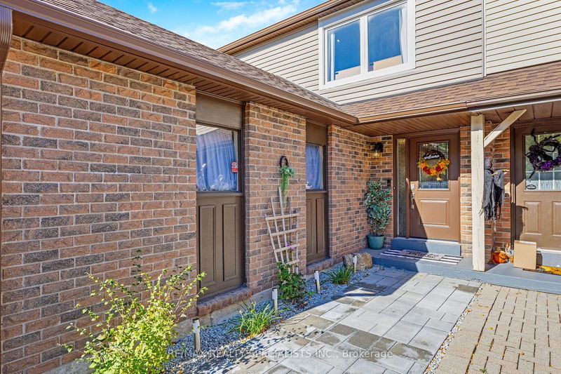 881 LAURIER Ave  Milton, L9T 4H4 | Image 2