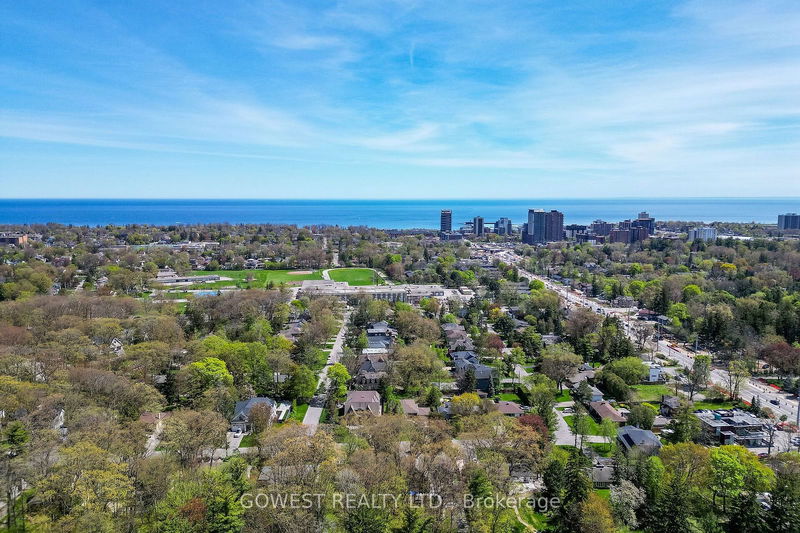 62 Pinewood Tr  Mississauga, L5G 2L1 | Image 21