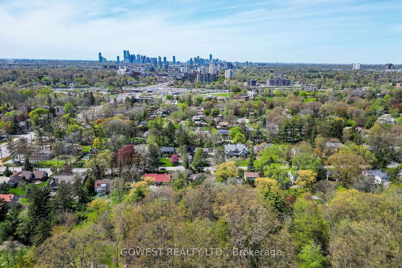 62 Pinewood Tr  Mississauga, L5G 2L1 | Image 30