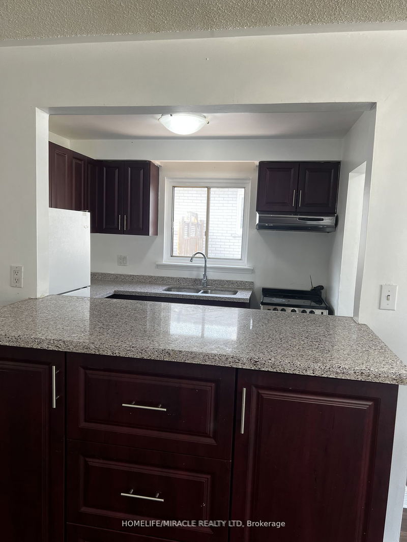 home for lease on #Main-3453 Oakglade Crescent