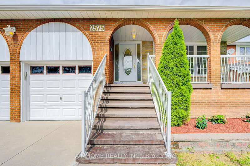 home for lease on Upper-2575 Benedet Drive N