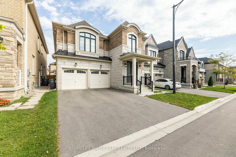 9 Clunburry Rd  Brampton, L7A 0G7 | Image 2