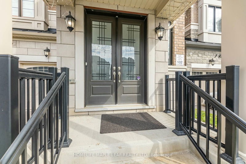 9 Clunburry Rd  Brampton, L7A 0G7 | Image 3