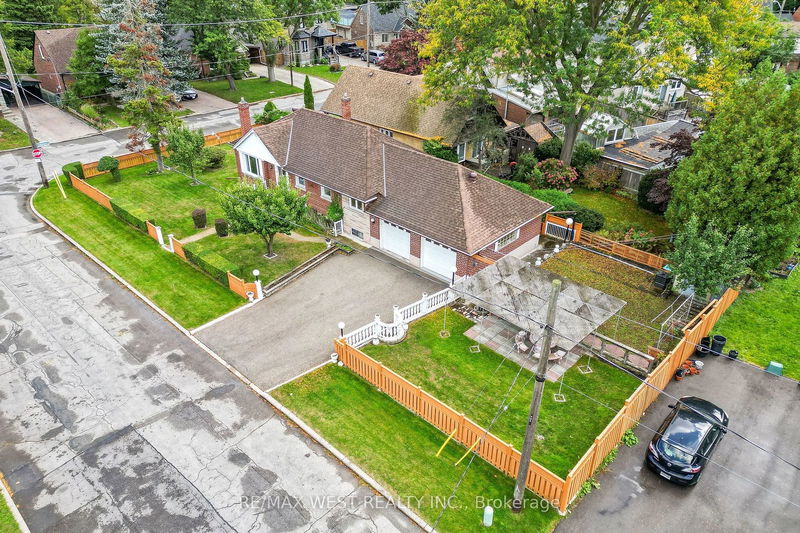 60 Parkchester Rd  Toronto, M6M 2S2 | Image 2