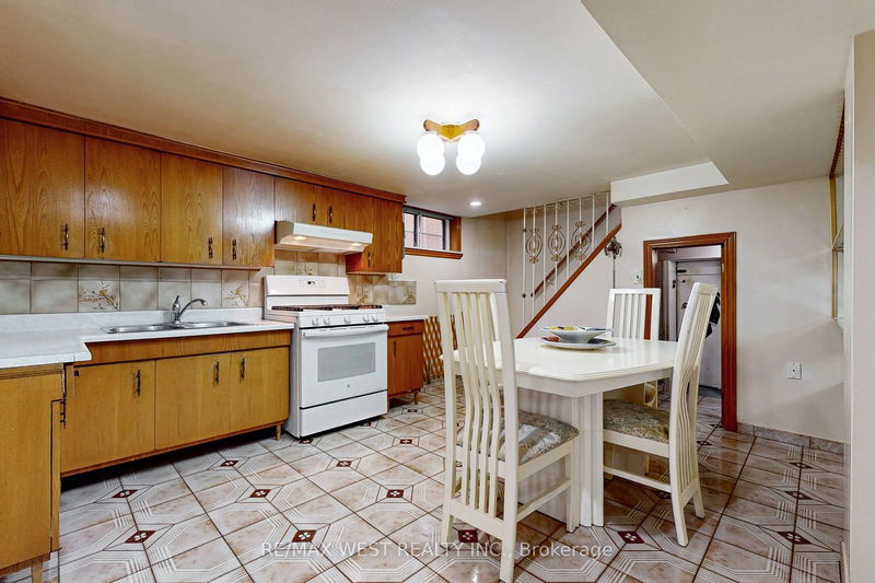 60 Parkchester Rd  Toronto, M6M 2S2 | Image 27