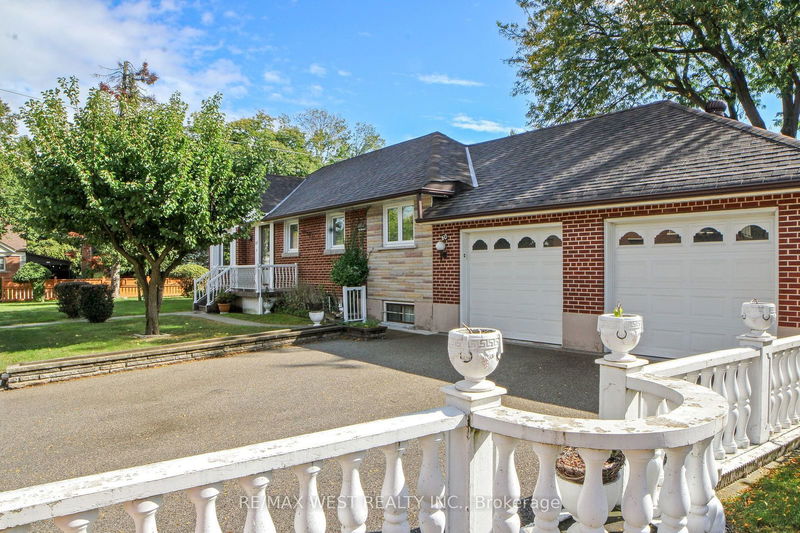 60 Parkchester Rd  Toronto, M6M 2S2 | Image 3