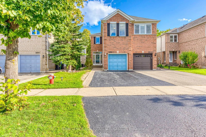 2888 Westbury Crt  Mississauga, L5M 6B3 | Image 1