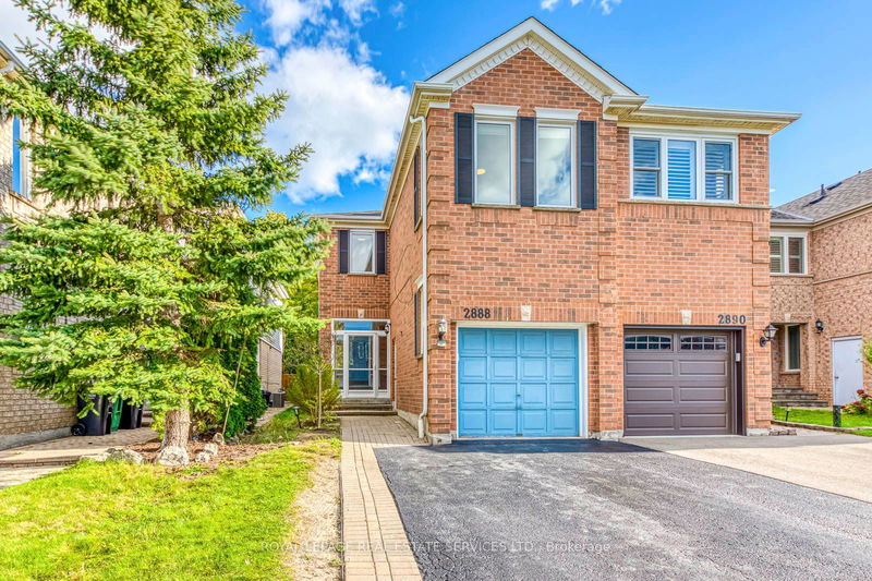 2888 Westbury Crt  Mississauga, L5M 6B3 | Image 2