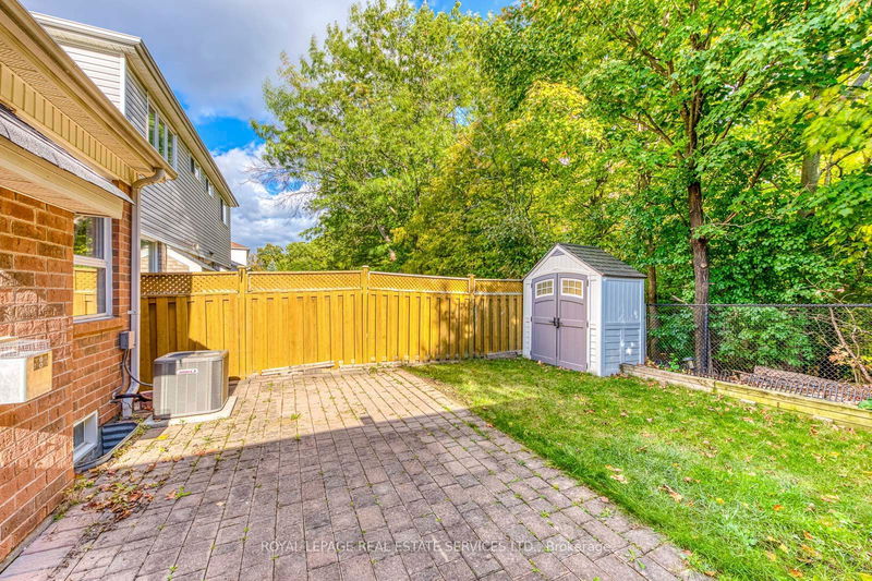 2888 Westbury Crt  Mississauga, L5M 6B3 | Image 39