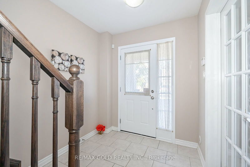 19 Billiter Rd  Brampton, L7A 4G8 | Image 3