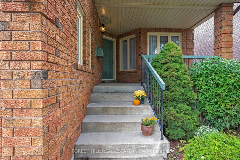 44 Jellicoe Ave  Toronto, M8W 1W1 | Image 3