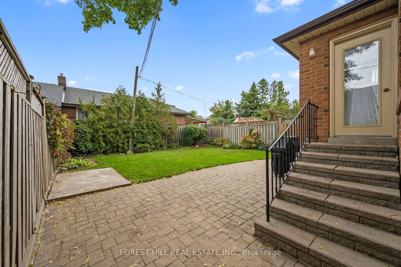 44 Jellicoe Ave  Toronto, M8W 1W1 | Image 31