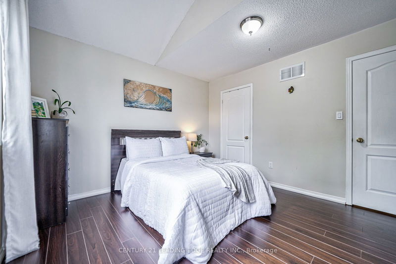 3263 Camberwell Dr  Mississauga, L5M 6T2 | Image 27