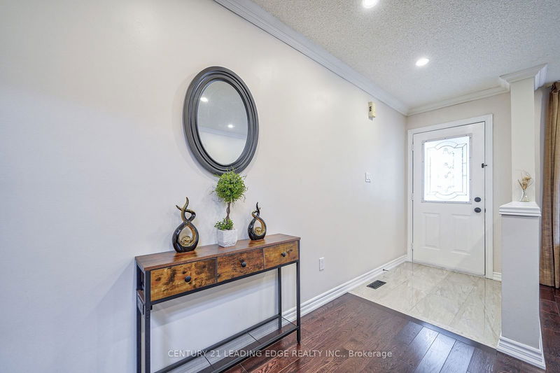 3263 Camberwell Dr  Mississauga, L5M 6T2 | Image 3