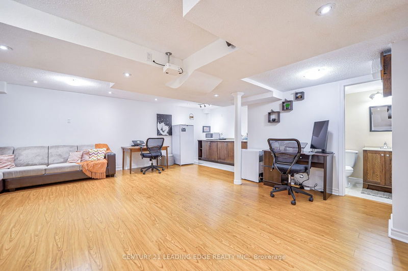 3263 Camberwell Dr  Mississauga, L5M 6T2 | Image 33