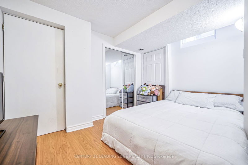 3263 Camberwell Dr  Mississauga, L5M 6T2 | Image 36