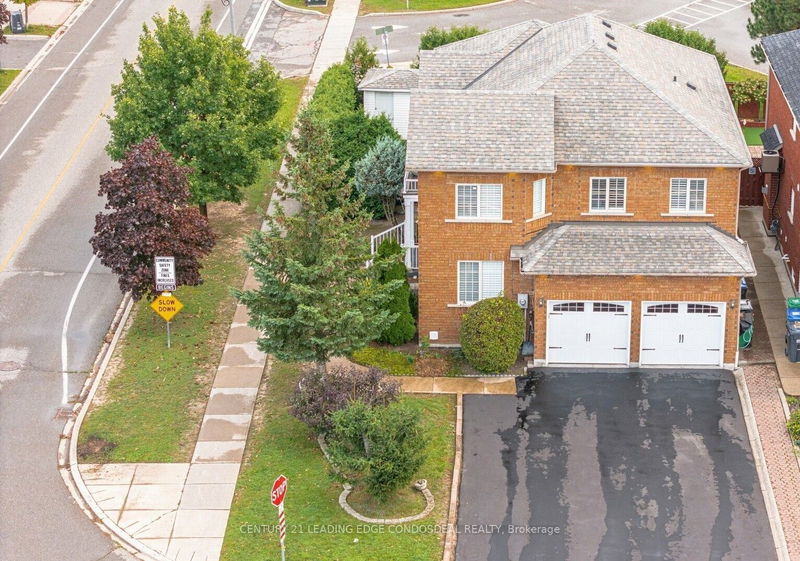 321 Landsbridge St  Caledon, L7E 1X7 | Image 2