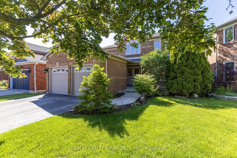 3251 Bloomfield Dr  Mississauga, L5N 6X8 | Image 1