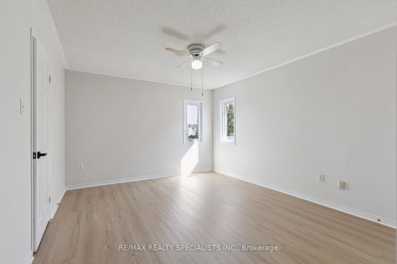 3251 Bloomfield Dr  Mississauga, L5N 6X8 | Image 20