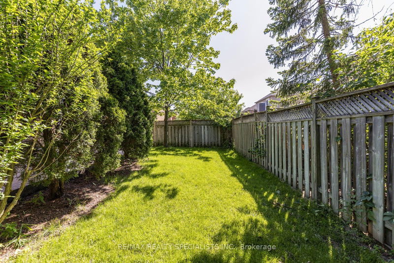 3251 Bloomfield Dr  Mississauga, L5N 6X8 | Image 29