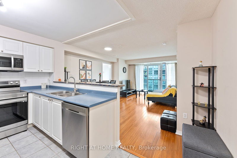  1502 - 15 Michael Power Pl  Toronto, M9A 5G4 | Image 2