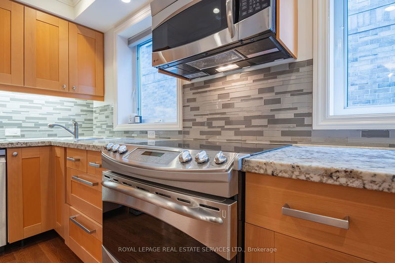 55 Green Lanes   Toronto, M8Z 4V8 | Image 15