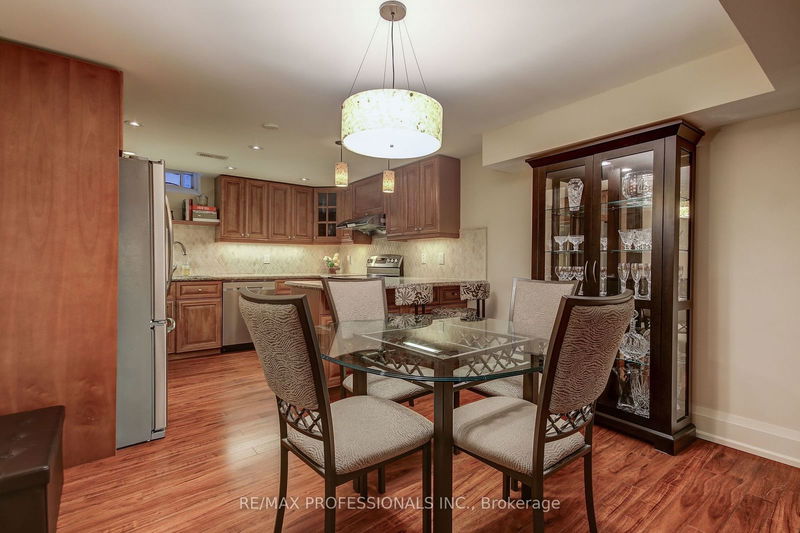 7123 Appletree Lane  Mississauga, L5W 1W5 | Image 33