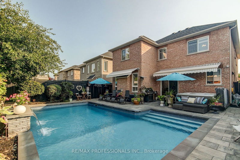 7123 Appletree Lane  Mississauga, L5W 1W5 | Image 38