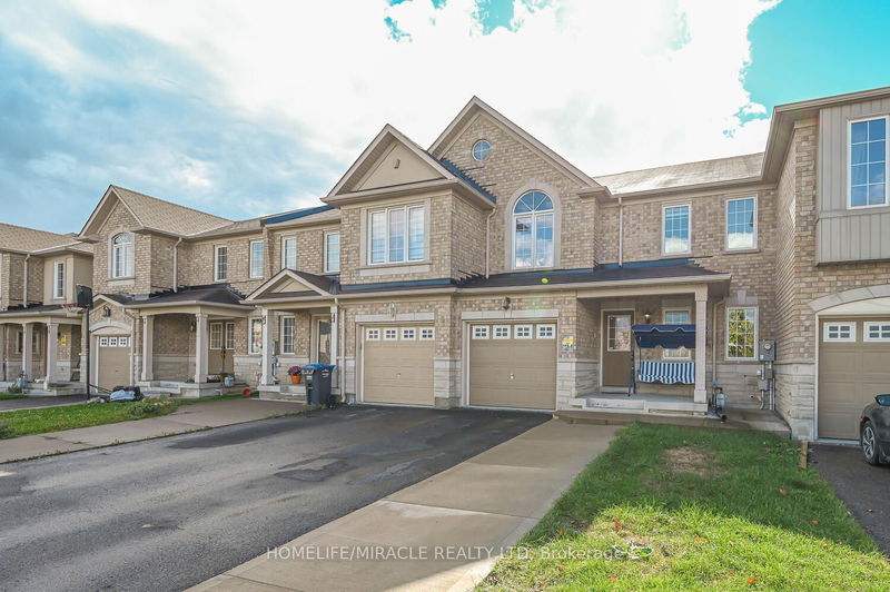 15 Fairwood Circ  Brampton, L6R 0X6 | Image 2