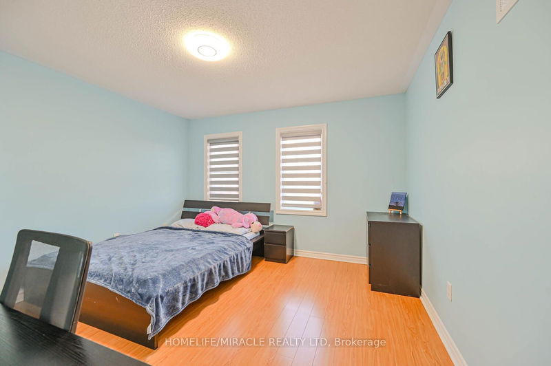 15 Fairwood Circ  Brampton, L6R 0X6 | Image 23