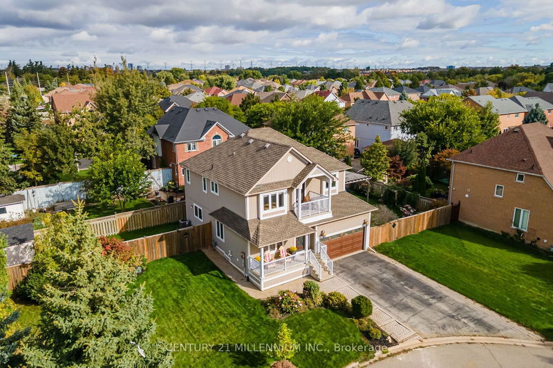 7239 Dishley Crt  Mississauga, L5N 7X3 | Image 2