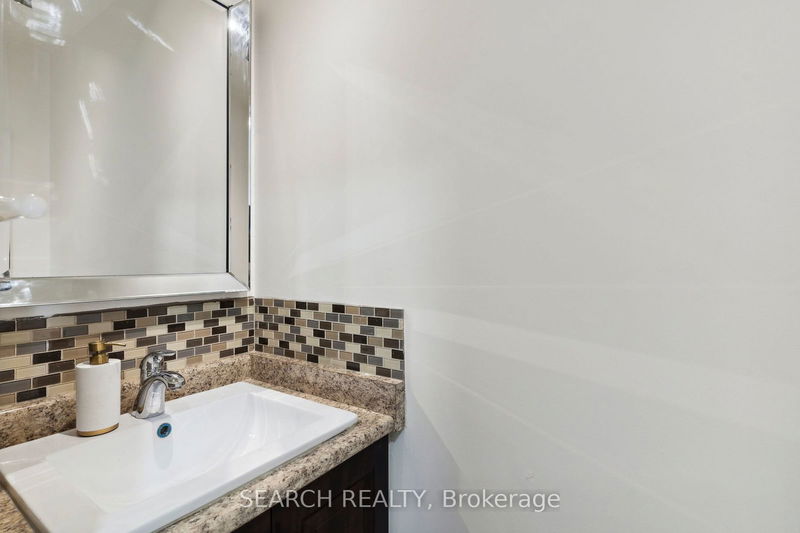 62 Stoneledge Circ  Brampton, L6R 1J7 | Image 13