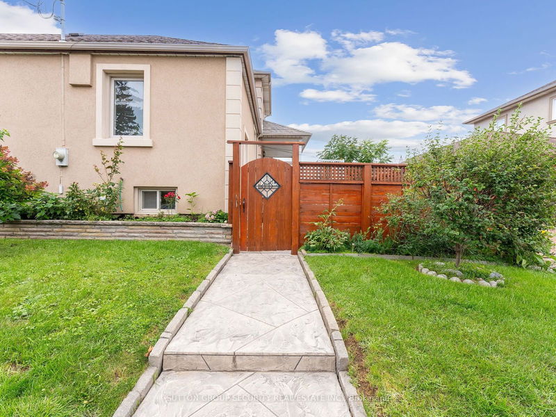 45 Teignmouth Ave  Toronto, M6E 1S6 | Image 33