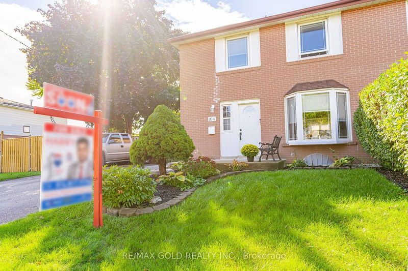 104 Dorchester Dr  Brampton, L6T 3E7 | Image 3