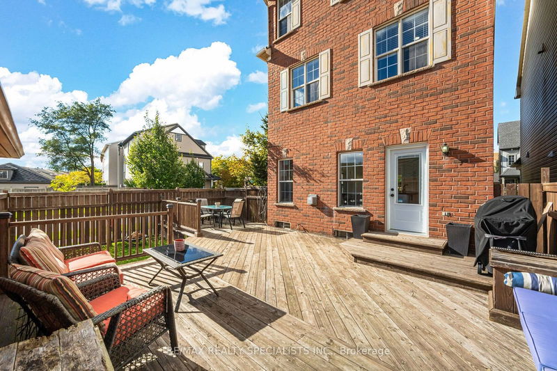 202 Littlewood Dr  Oakville, L6H 6T6 | Image 35