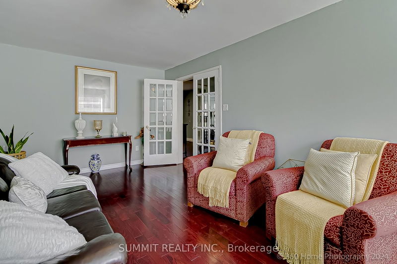 31 Castlehill Rd  Brampton, L6X 4E3 | Image 11