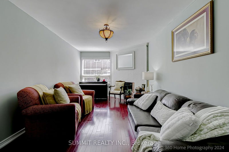 31 Castlehill Rd  Brampton, L6X 4E3 | Image 12