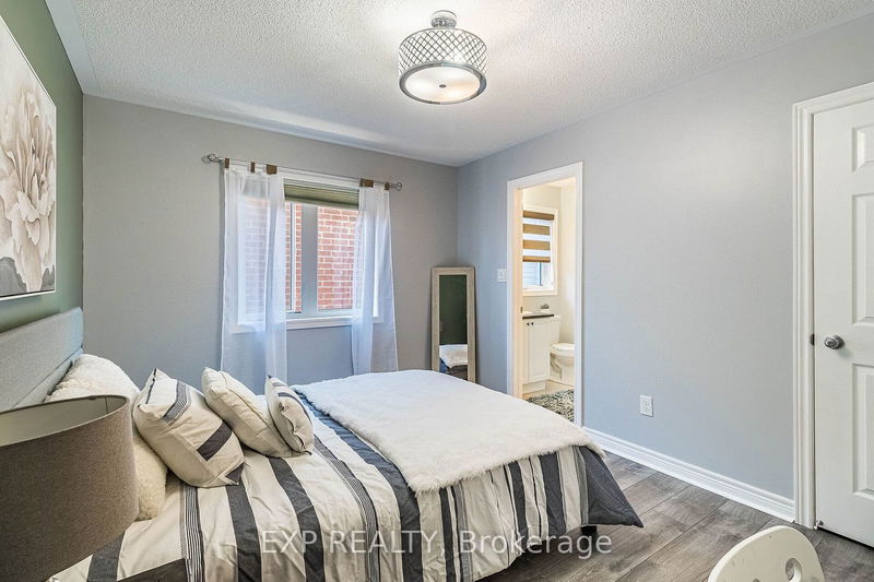 652 Mockridge Terr  Milton, L9T 8V7 | Image 21