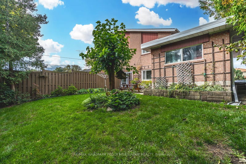 26 Azalea Crt  Toronto, M9M 1V1 | Image 17