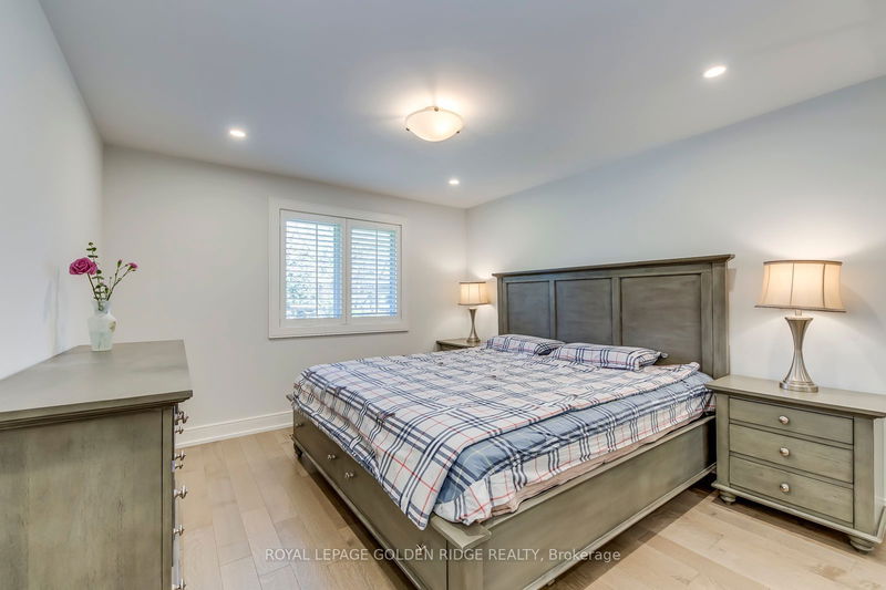 2220 Elmhurst Ave  Oakville, L6J 5G7 | Image 14