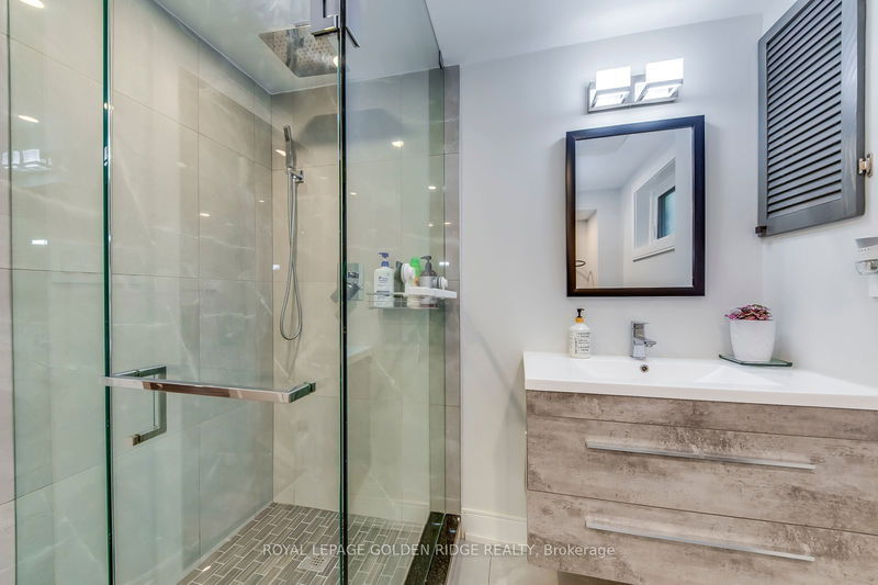 2220 Elmhurst Ave  Oakville, L6J 5G7 | Image 20