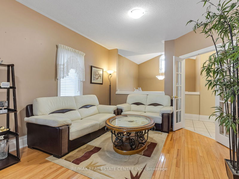 73 Baybrook Rd  Brampton, L7A 1L4 | Image 5