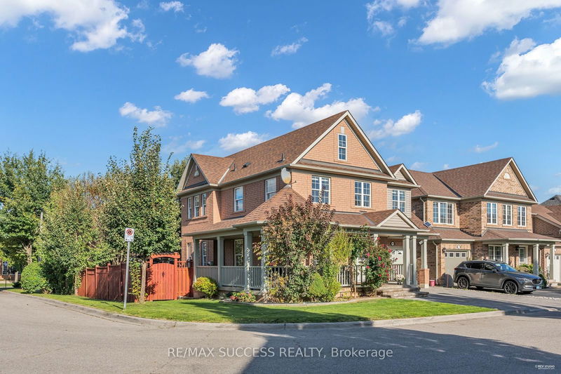 2383 Cornerbrooke Cres  Oakville, L6M 4B5 | Image 2