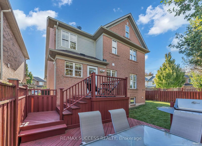 2383 Cornerbrooke Cres  Oakville, L6M 4B5 | Image 39