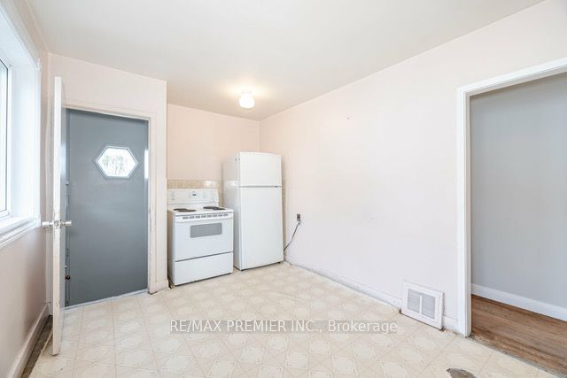 11 Densmore Ave  Toronto, M9W 1V3 | Image 11