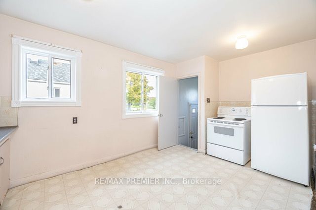 11 Densmore Ave  Toronto, M9W 1V3 | Image 12