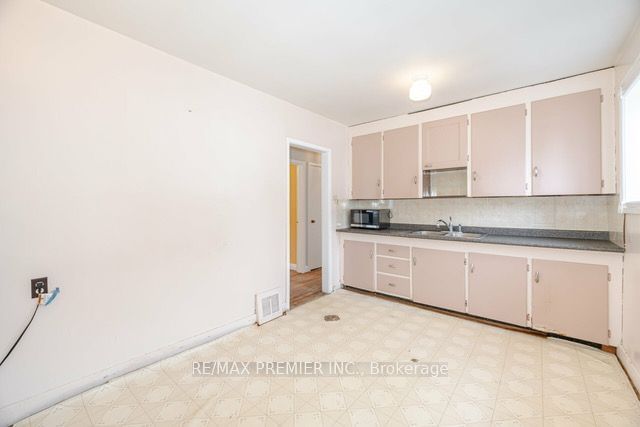 11 Densmore Ave  Toronto, M9W 1V3 | Image 13